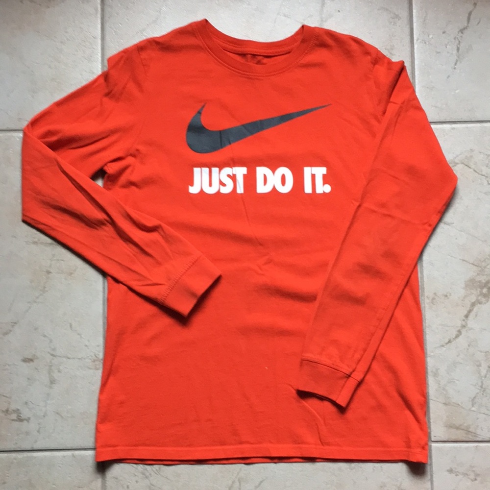 Nike Youth Graphic Long Sleeve Tee